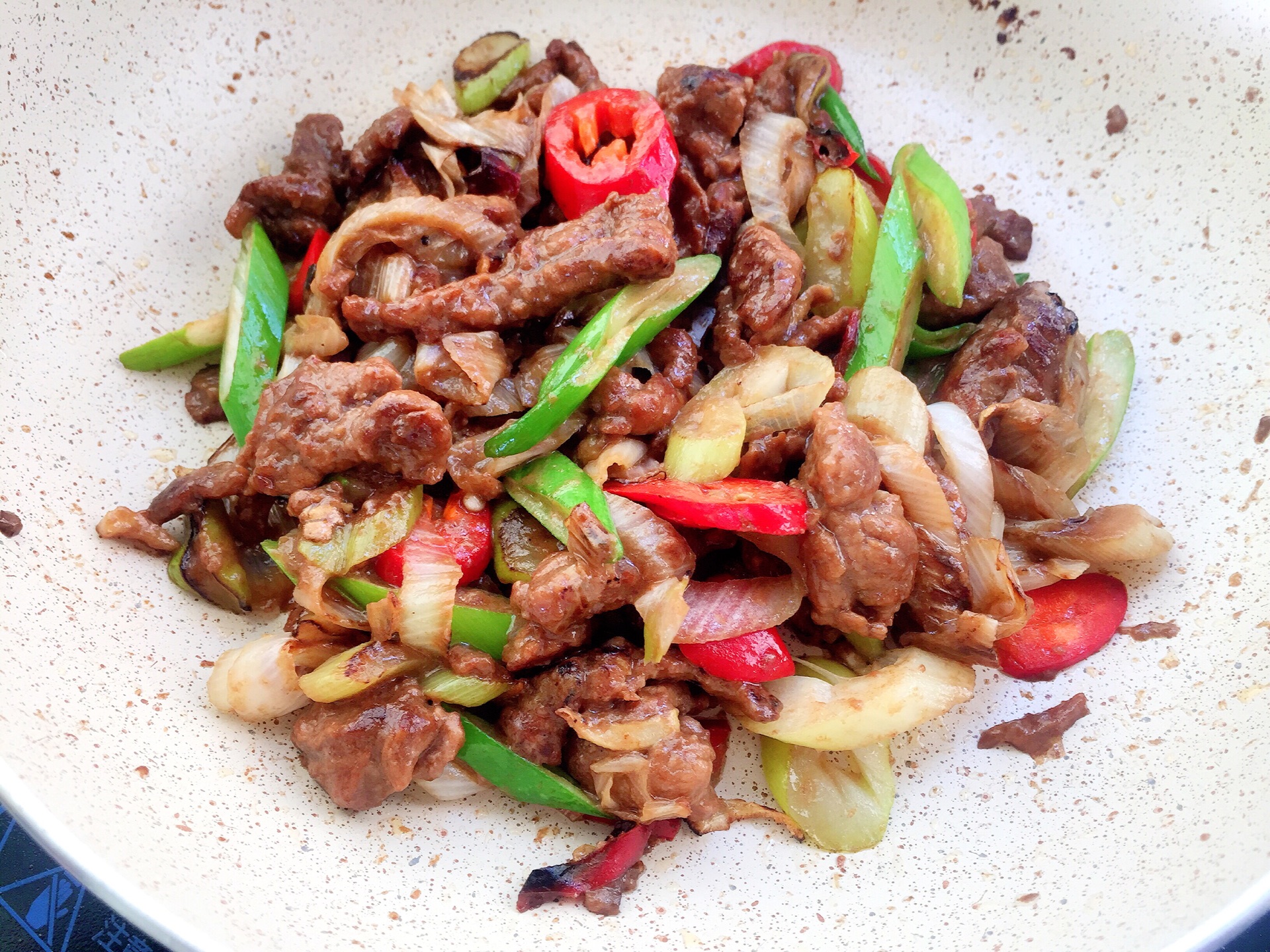 葱爆牛肉的做法(葱爆牛肉的做法最正宗的做法)