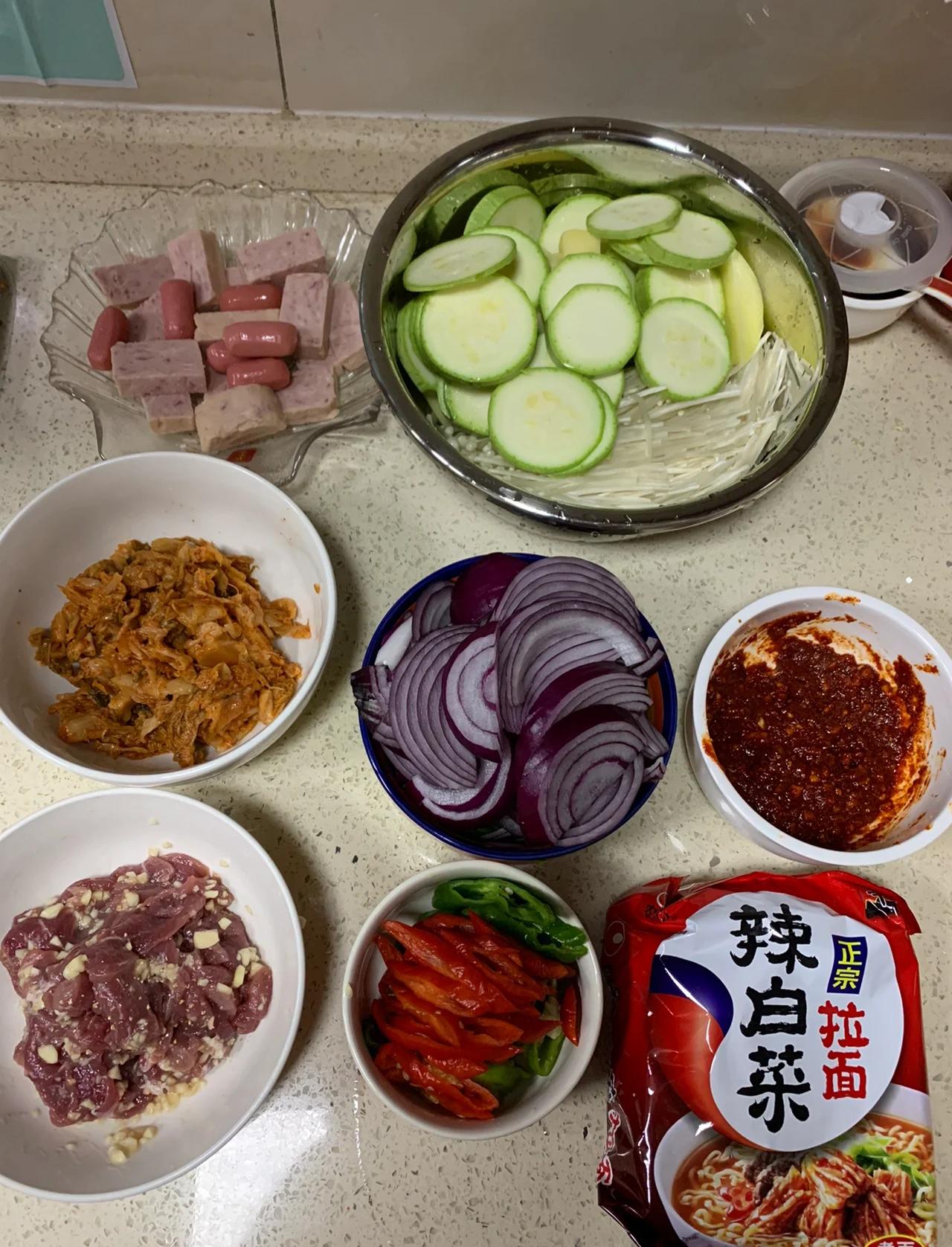 部队火锅的做法(部队火锅的做法食材窍门)